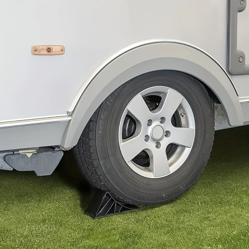 مجموعة كتل إيقاف العجلات السوداء بما في ذلك دعامة 1.6-2.0 طن لأسافين فرامل المقطورة بما في ذلك السحابات #5