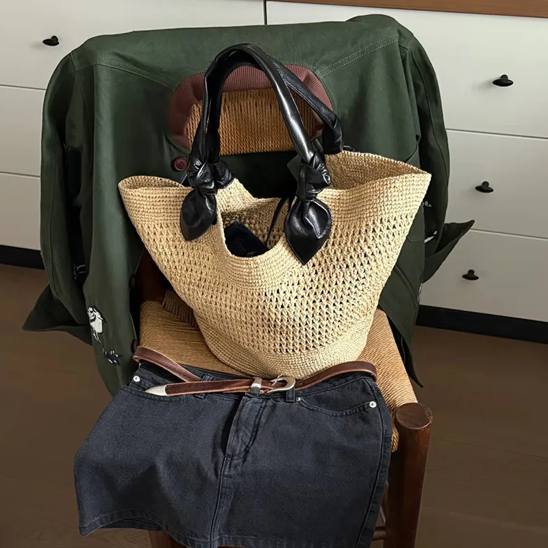 

2025 New Style Hollow Woven Straw Shopping Bag Vacation Beach Mesh Bag Fashionable and Simple Tote Bag