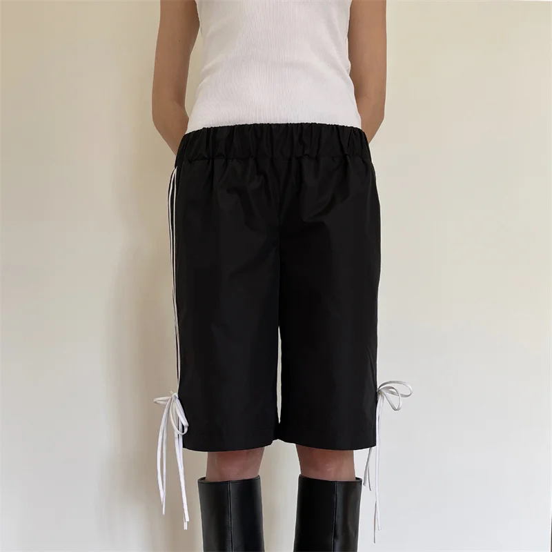 Short à imprimé rayé esthétique Y2K pour femme, longueur au genou, taille élastique, nœud latéral, détails noués, pantalon court droit