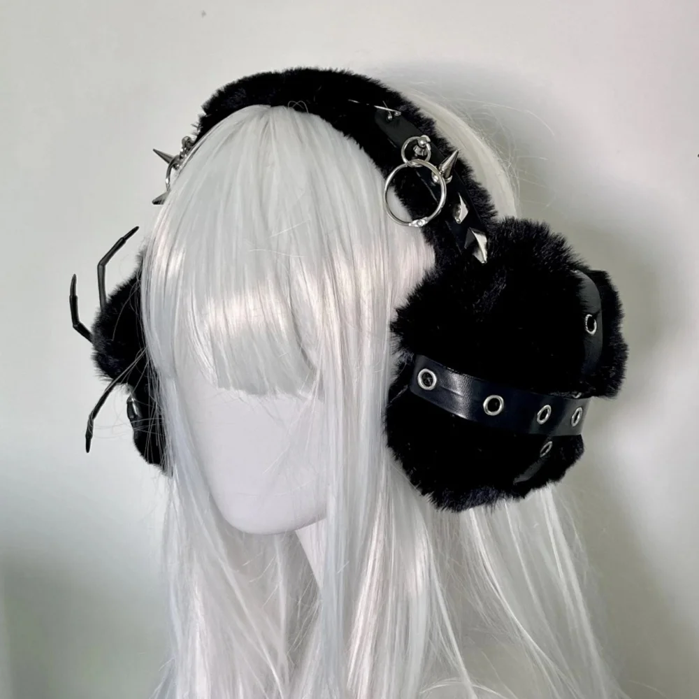 Nuovo fatto a mano Venom Spider Peluche Paraorecchie Darkly Nero Punk Rivetti Calda Sottocultura Paraorecchie Pieghevoli Accessori Invernali per le Ragazze