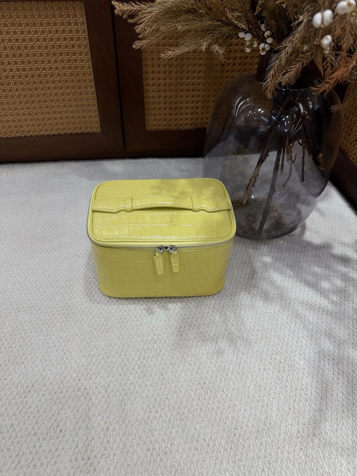 Authentisches Leder-Kosmetikset für Damen, Zitronengelbe Farbpalette, Beauty-Organizer, hochwertiges Rindsleder, Krokodilprägung, Reise-Waschtasche – Detail 30