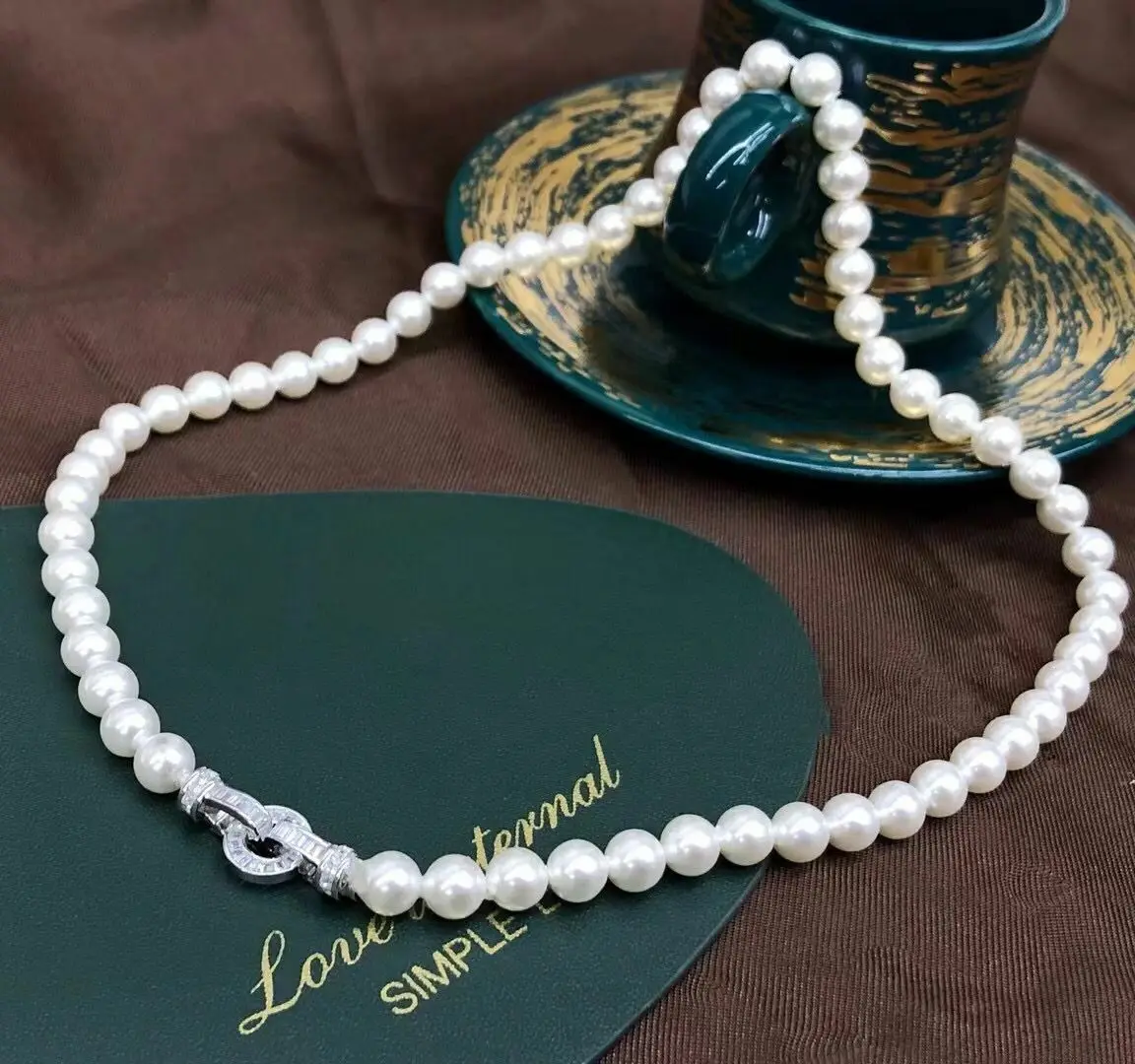 

Великолепное ожерелье из белого жемчуга Южных морей диаметром 8-9 мм, 9-10 мм, 10-11 мм, 18 дюймов