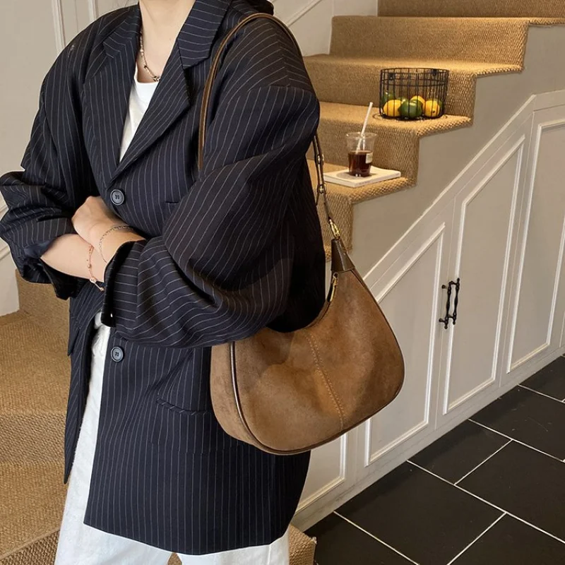 

Stylish Ladies Messenger Bag Made Of Sun-Printed Leather Boasting Austria Casual Vintage Spacious Soft Daily Look