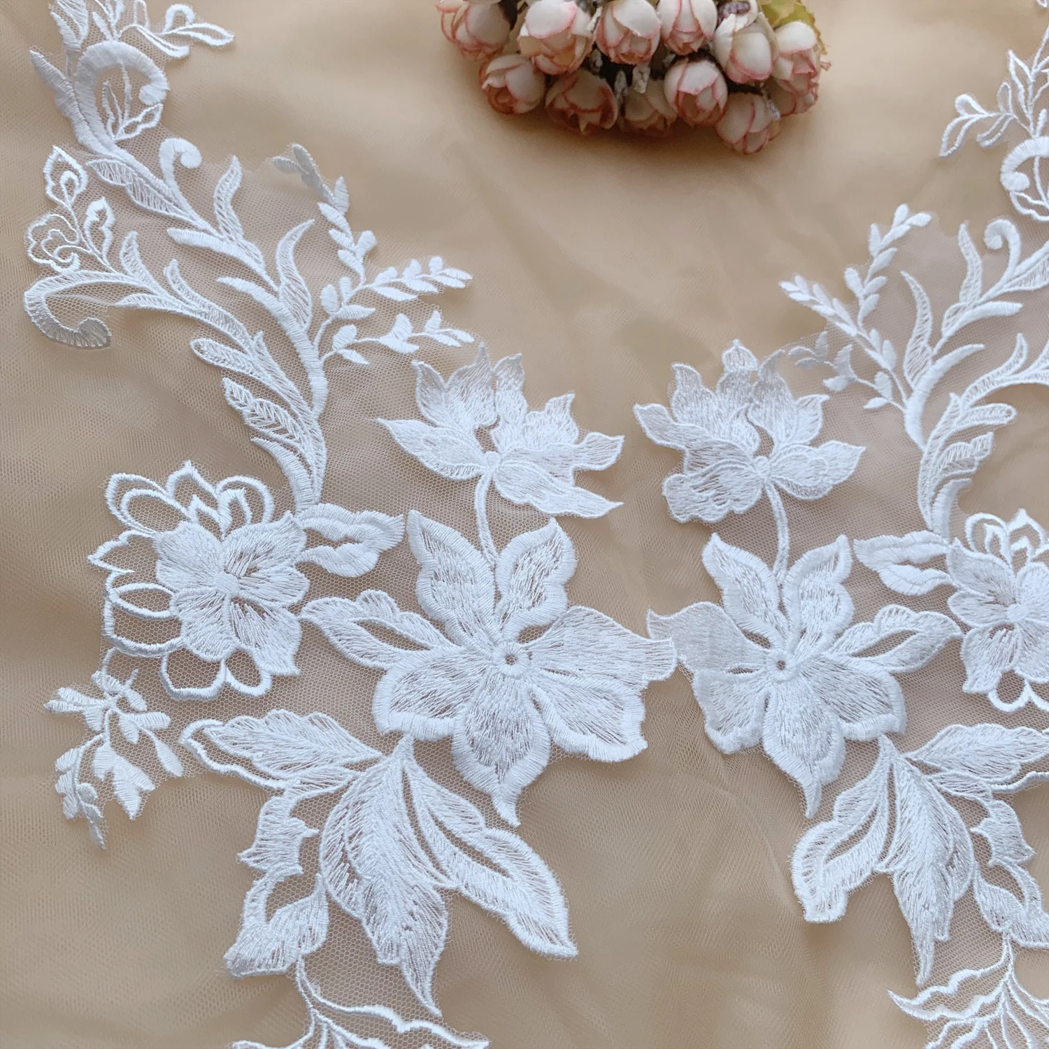 2 Paare. Baumwoll-Rayon-Stickerei-Spitzenapplikation, handgemachte Blume, DIY-Hochzeits-Patch-Material, Spiegelblumen RS2506033 – Detail 3