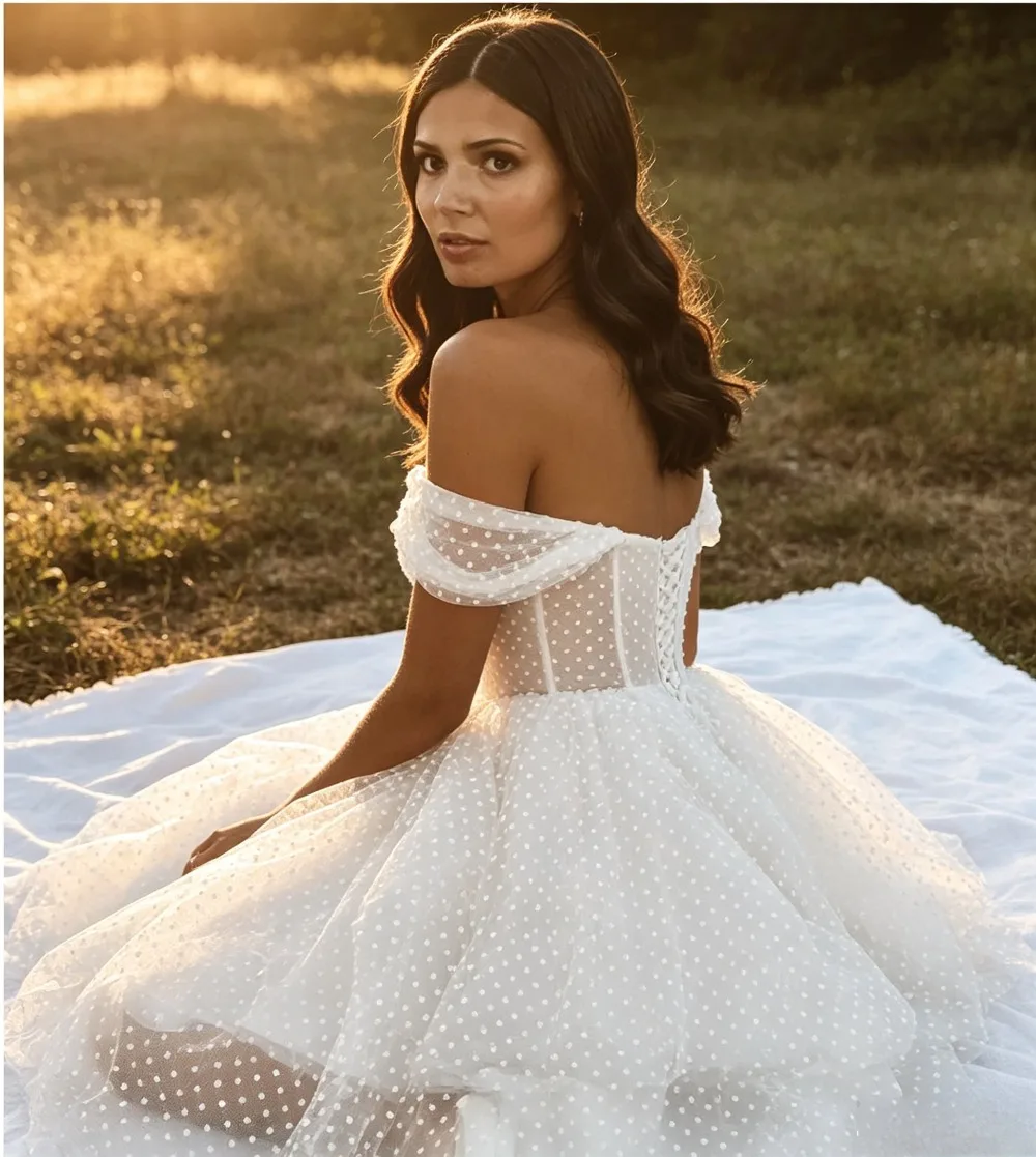 Customized Sweetheart Collar Sleeveless Polka Dots A-line Wedding Dresses 2026  White Ruffle Chiffon Retro Shoulder Bridal Gown