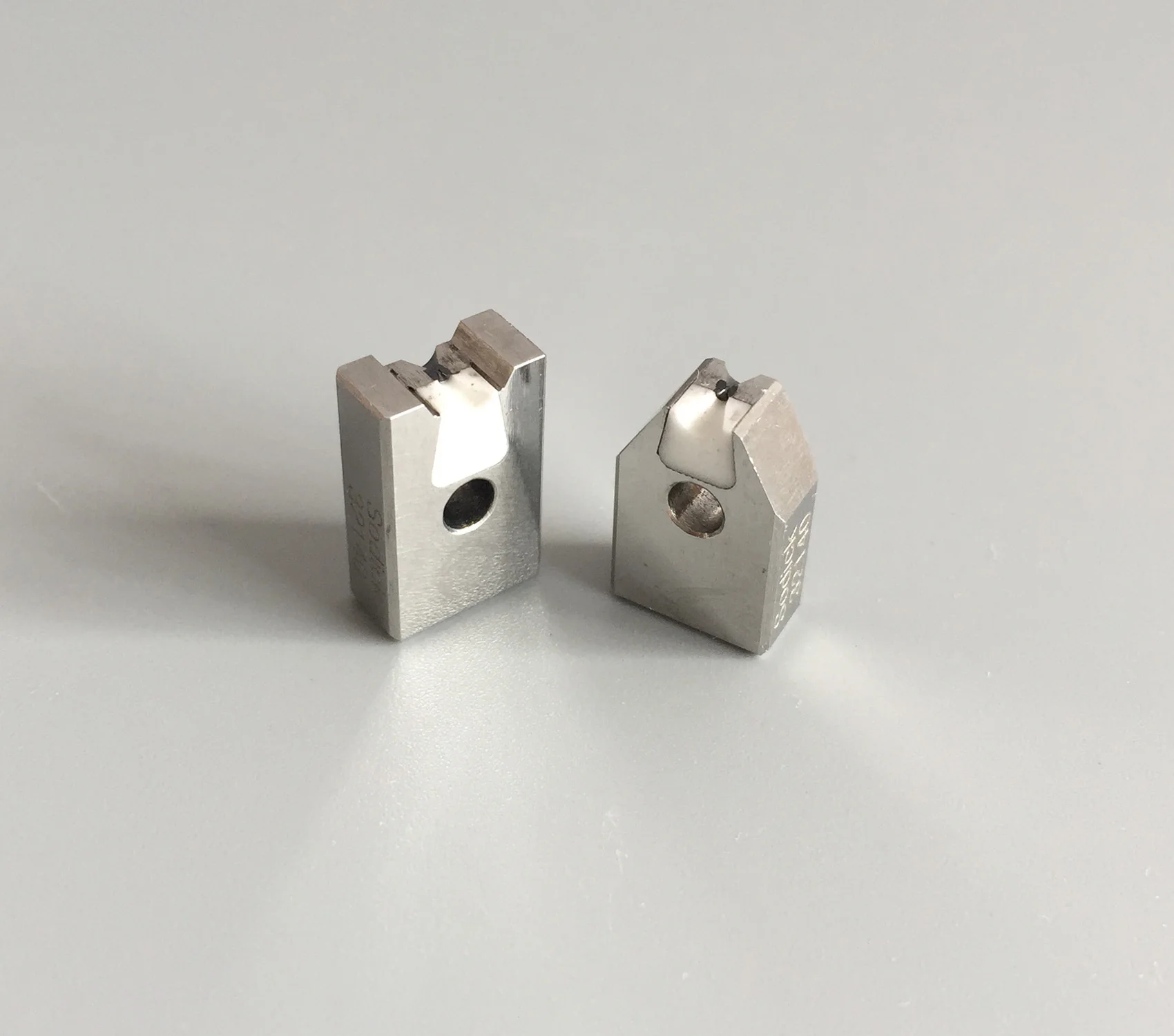 3089195 edm Wire Guide A+B (الماس) d=0.205mm، S101P نمط جديد من دليل القالب 0205766 الماس يقدم عمرًا أطولًا وعاليًا #1