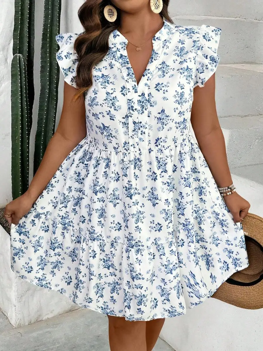 

Женское платье-бэбидолл больших размеров синего цвета с цветочным принтом и короткими рукавами