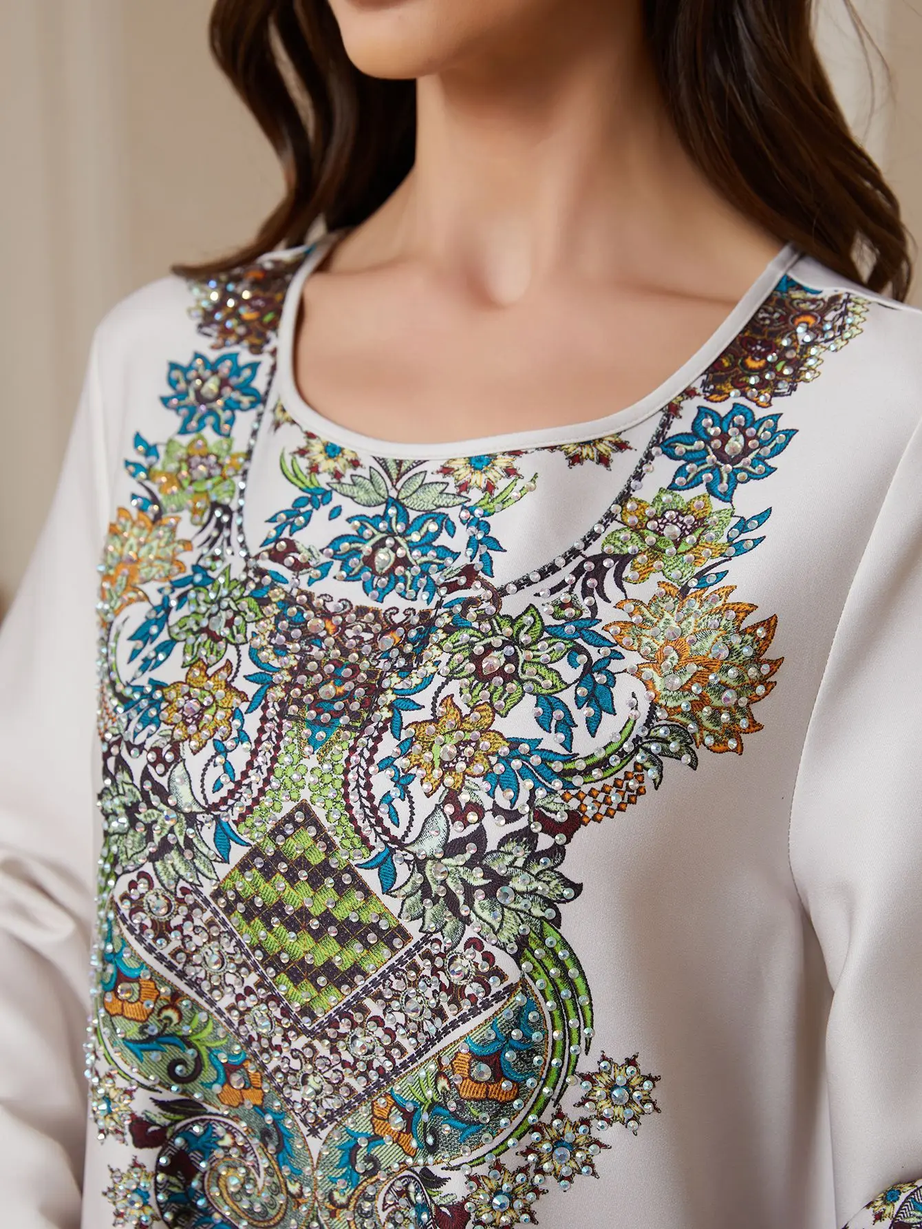 

European and American luxury fashion women's long sleeved Muslim dress with elegant temperament, in stock long robe