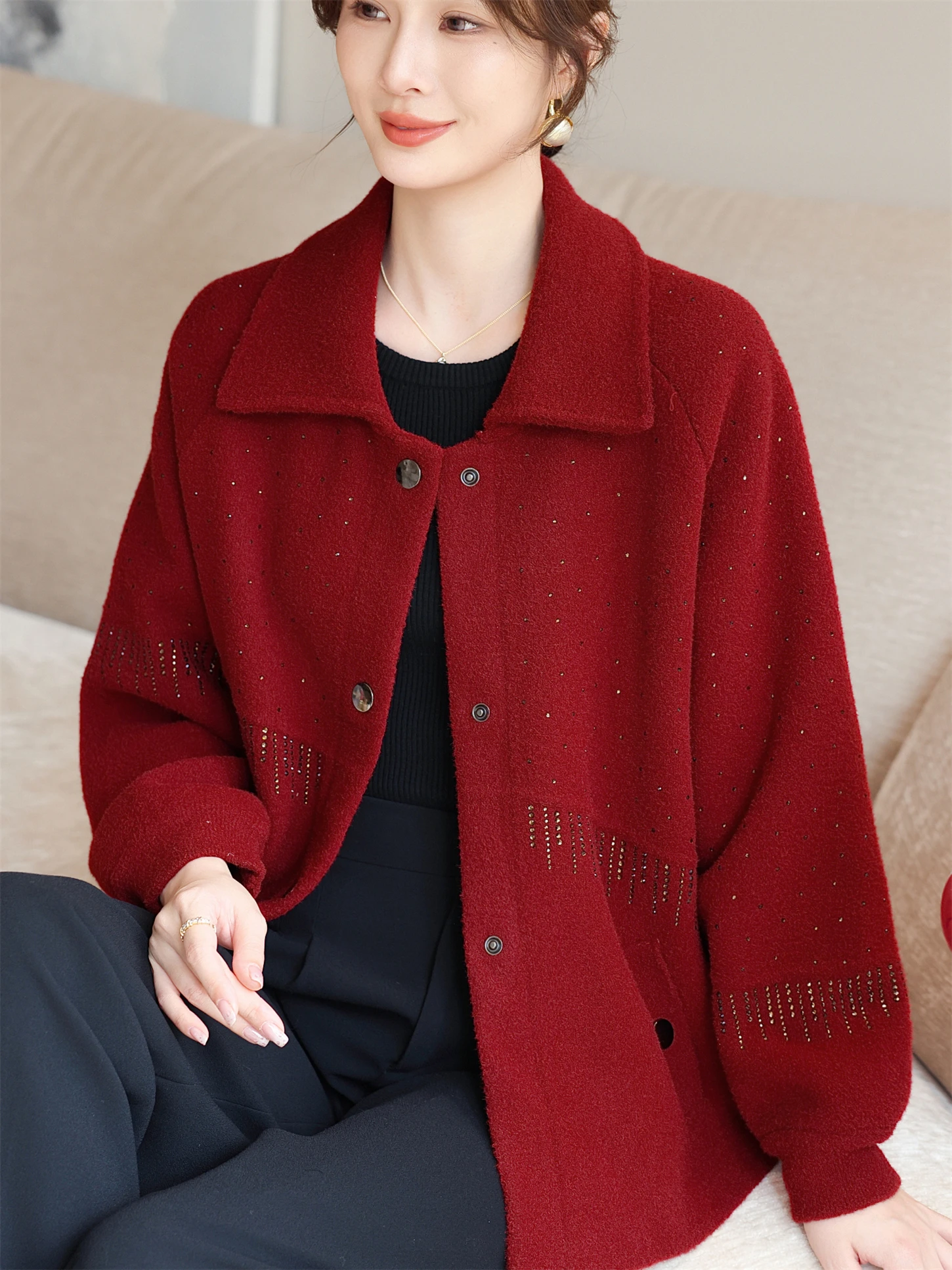 

Модное красное шерстяное пальто для женщин среднего возраста, открытый кардиган с лацканами с бахромой, теплая осенняя верхняя одежда, женская премиум-класса...