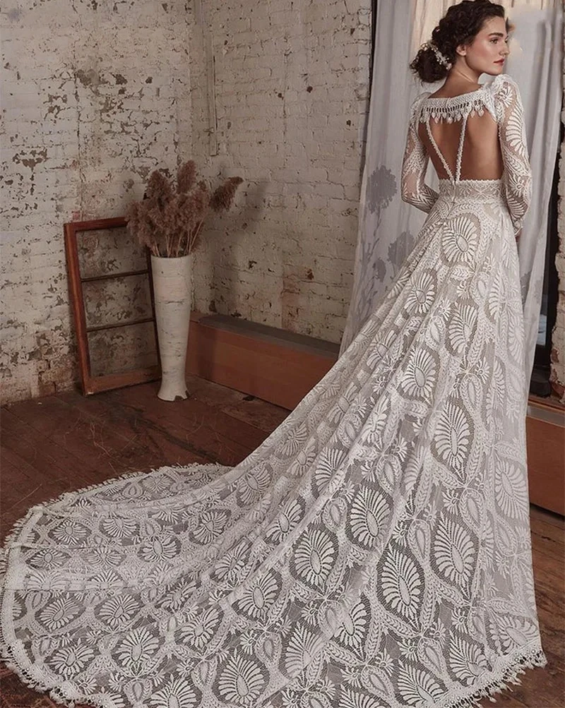 Customized Spaghetti Straps Lace Wedding Dress Elegant Long Sleeve Backless V Neck A Line Bridal Gown Sweep Train 2025 Newest