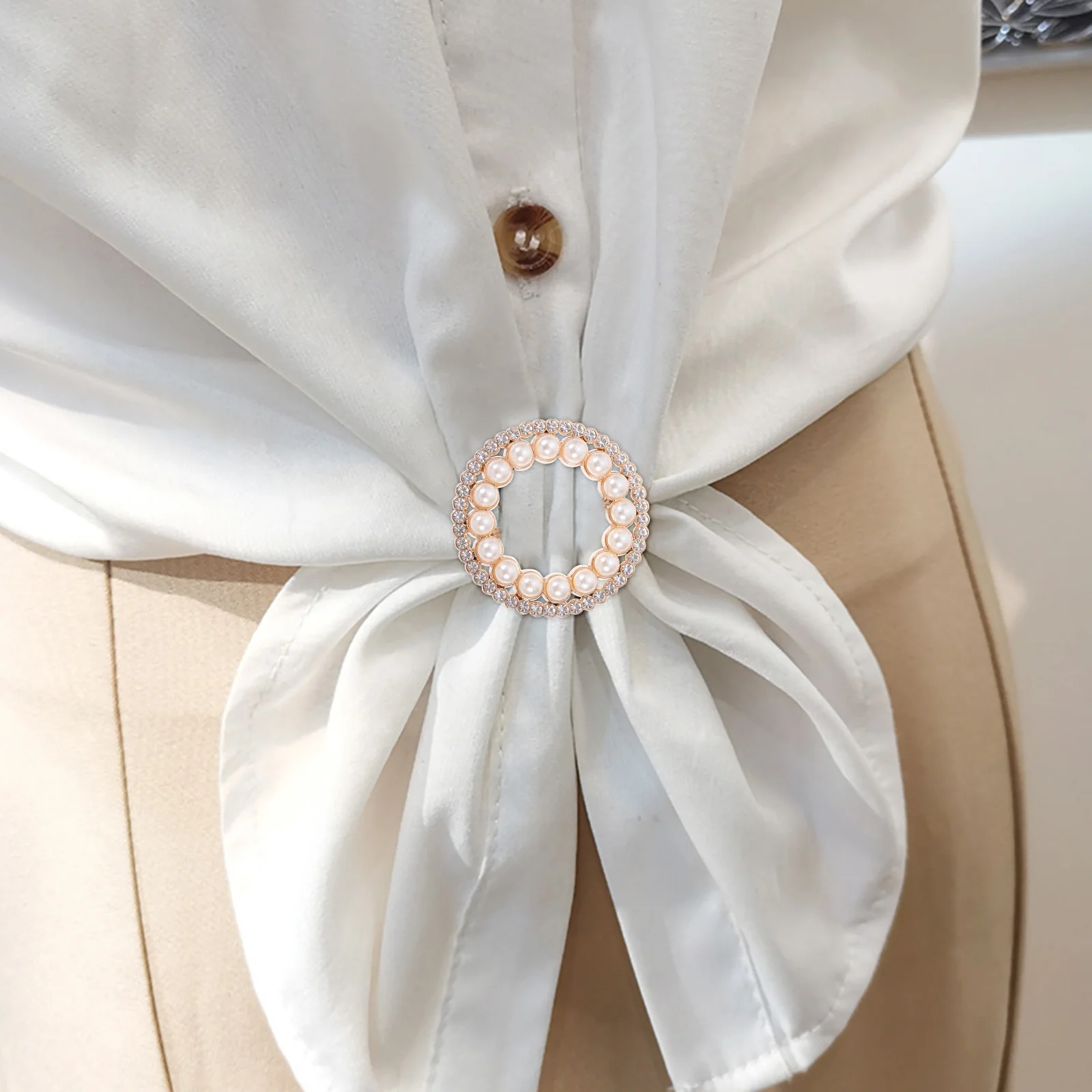 

2Pcs T-Shirt Clips Fashion Scarf Clip Rings Rhinestone Pearl Decoration Clothing Buckles All-Match Style for Women