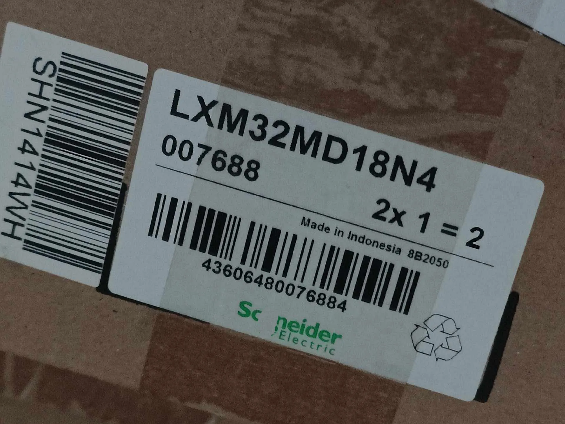 Новый сервопривод LXM32MD18N4 для Schneider
