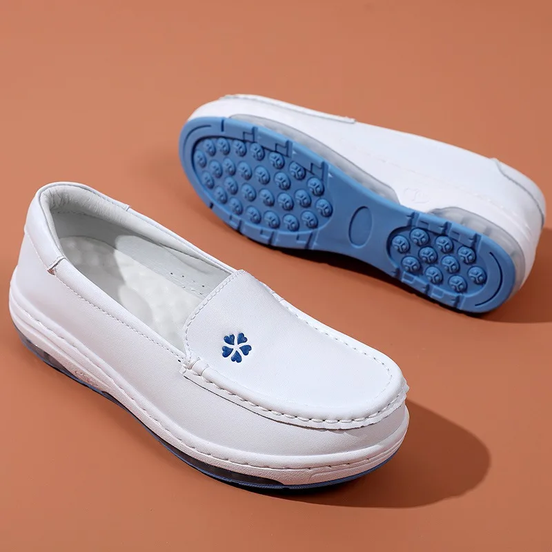 Sapatos de enfermagem com almofada de ar de couro com sola macia respirável à prova de odor antiderrapante fundo plano sapatos médicos brancos