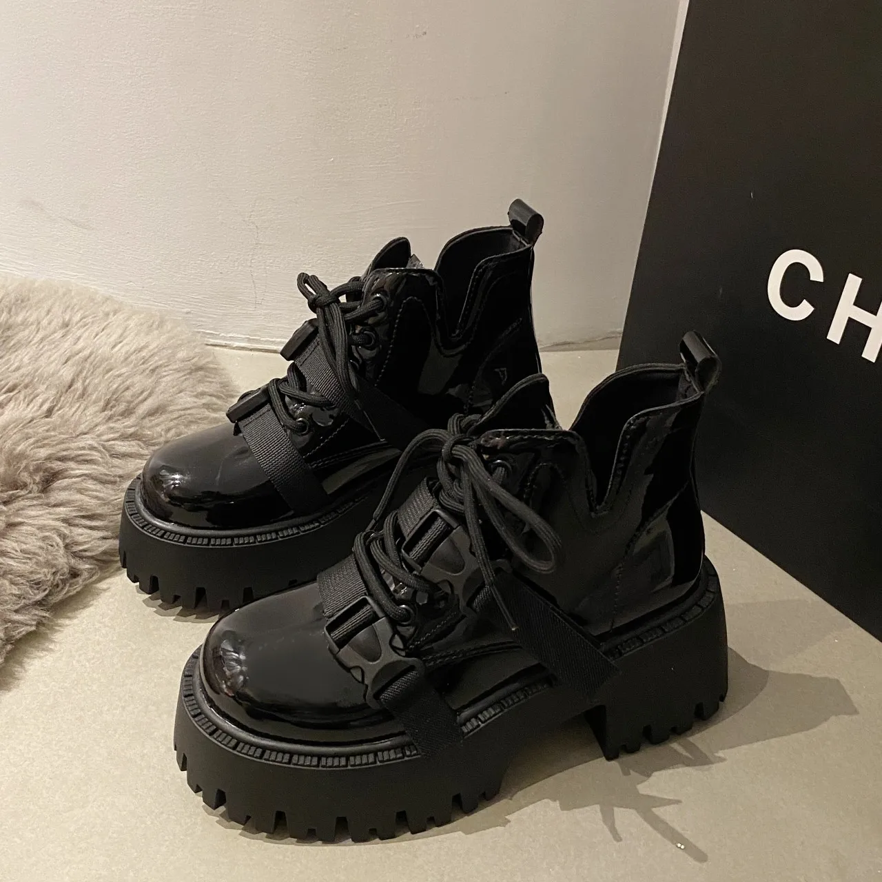 

Black for women autumn new thick soles with British style booties sweet cool little booties platform shoes western Fashion boots