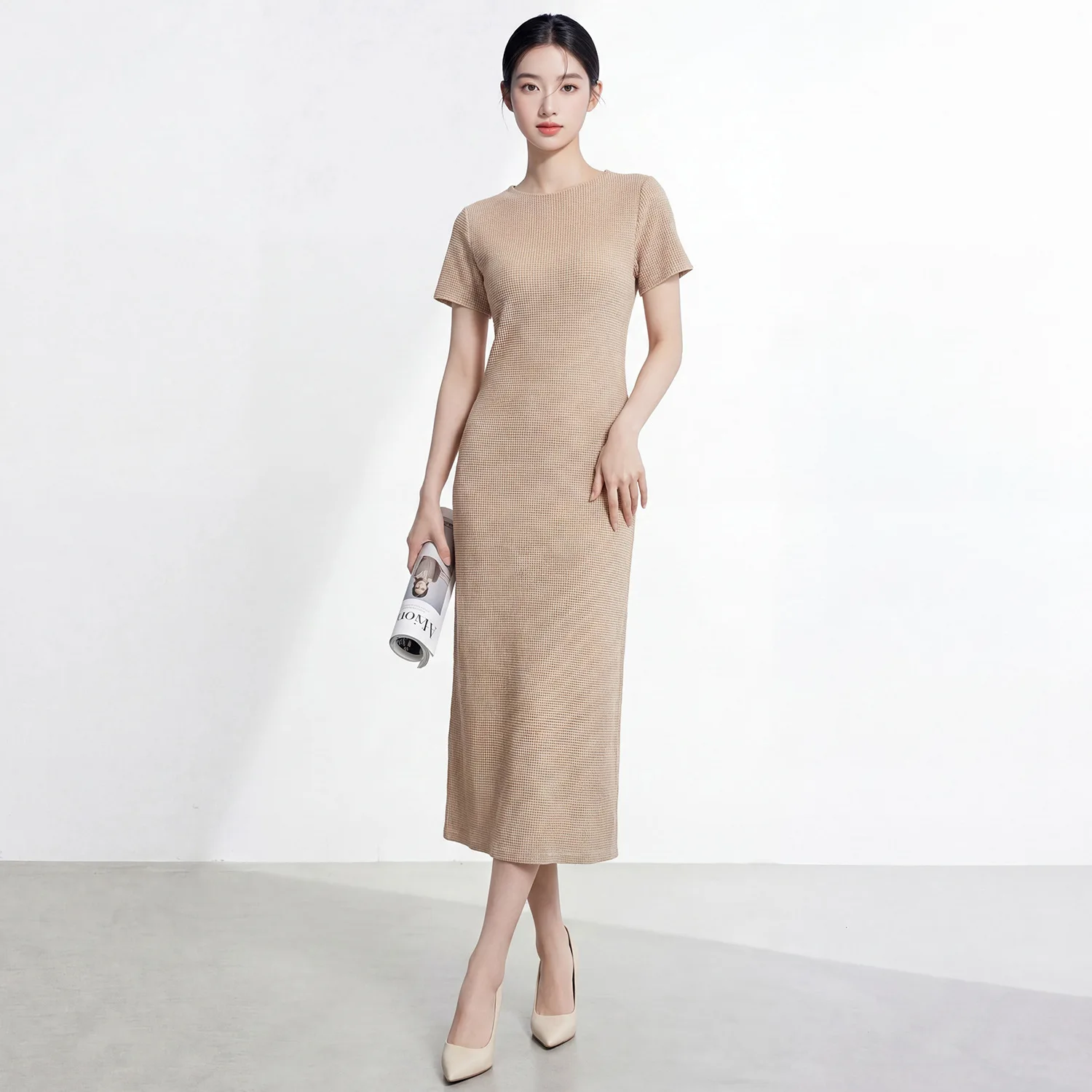 

Miyake Pleated Dress Women's 2026 New Simple Solid Color Round Neck Short-sleeved Elegant Dress Straight Long Skirt