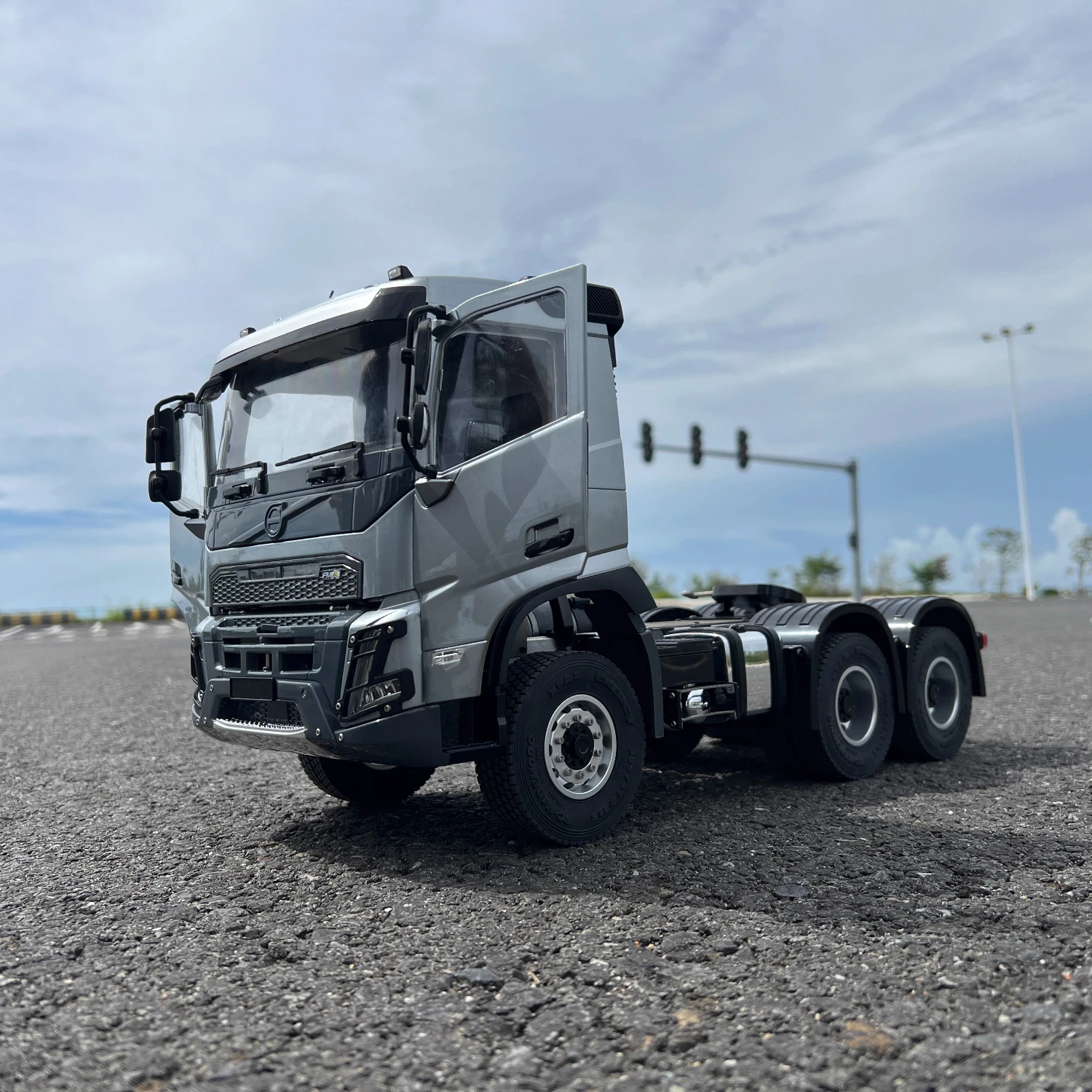 Dubbele E 1/14 6x4 RC Tractor E013-001 Simulatie RC Trailer Model met Verlichtingssysteem Metalen Versnellingsbak RC Auto Model Speelgoed