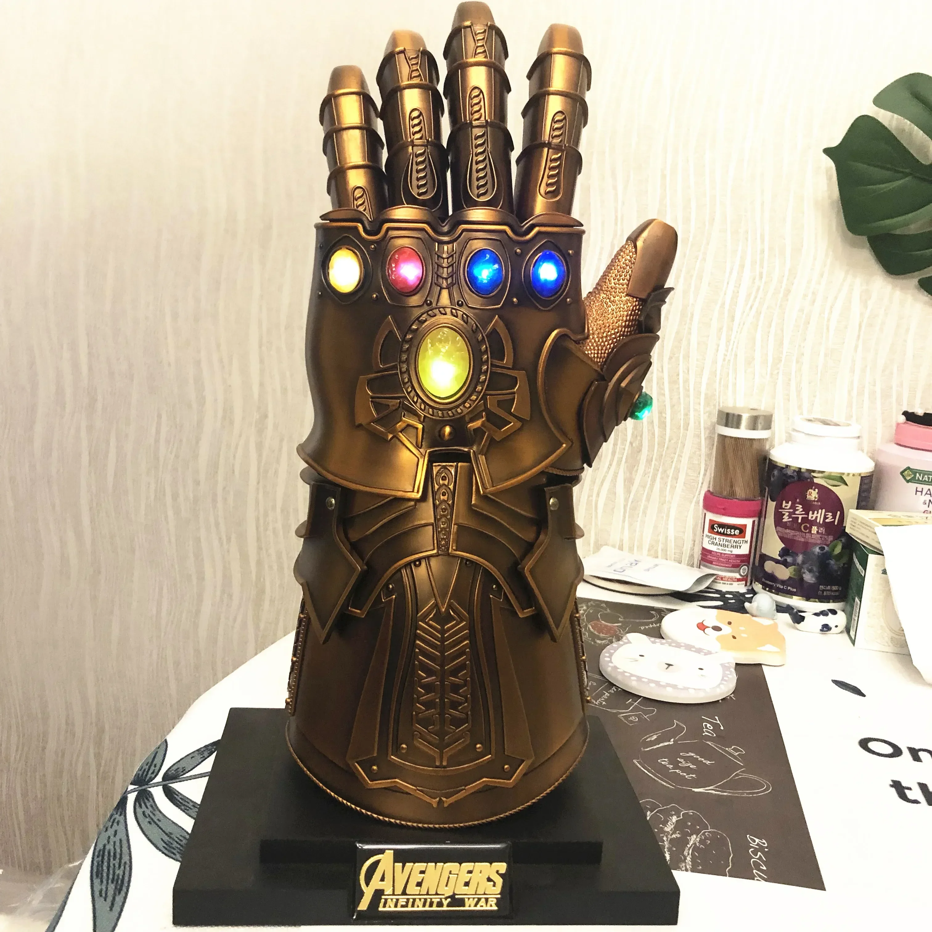 Superhero 1/1 Wearable full metal Infinity Gauntlet Gloves with LED Light include stand cosplay costume party birthday gift