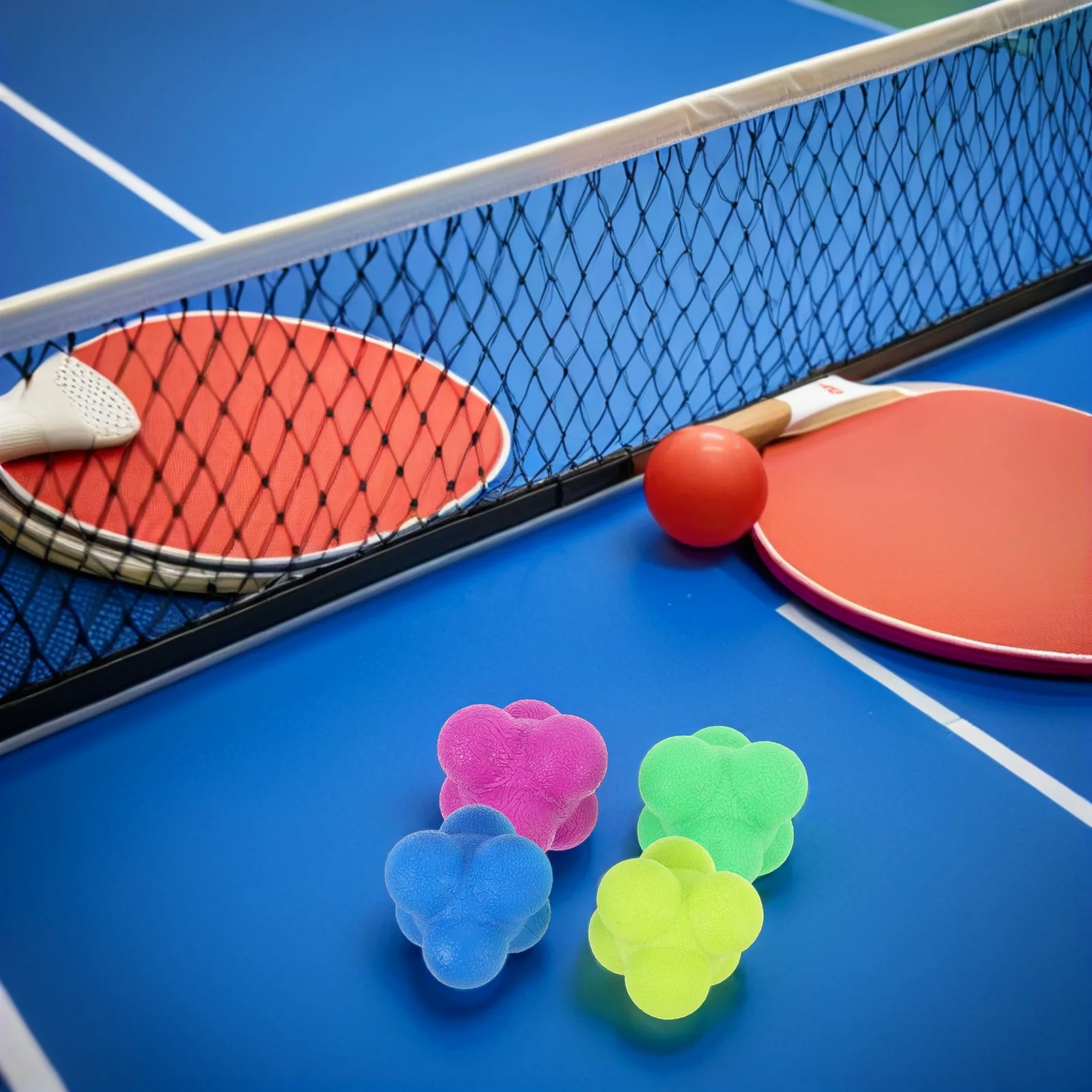 Le palline da allenamento esagonali da 4 pezzi migliorano la coordinazione Handeye Velocità di reazione Compatibilità multisport Appassionati di fitness