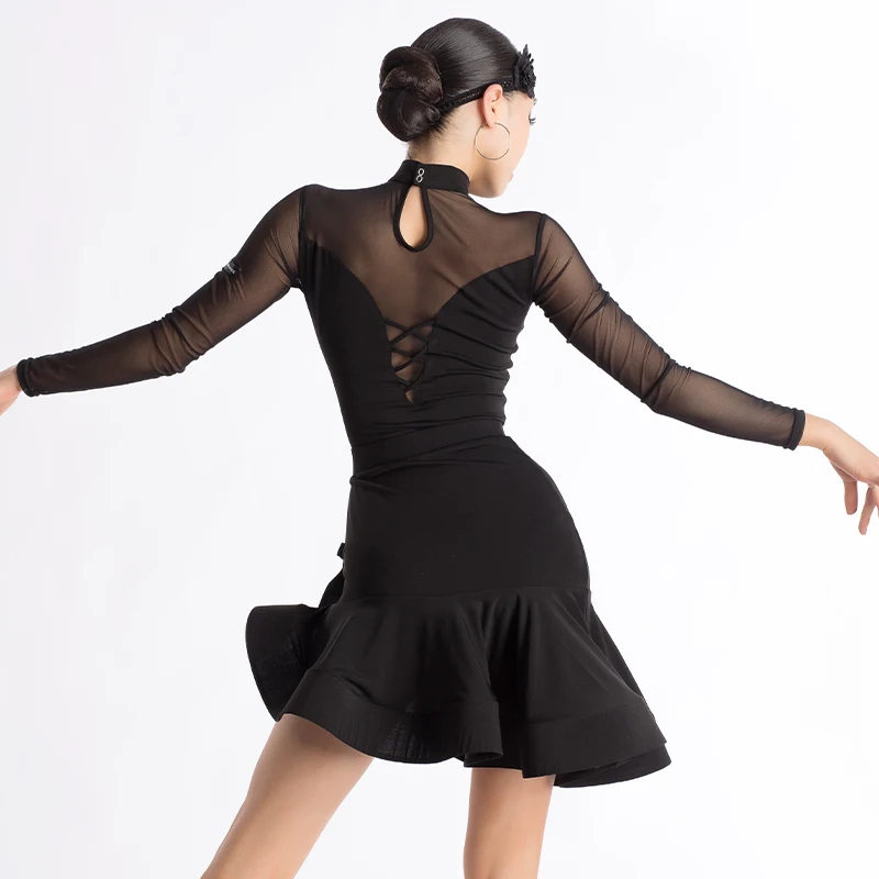 ชุดเต้นรำสไตล์ลาตินสำหรับผู้หญิงรุ่นใหม่ล่าสุดสำหรับฤดูร้อน โดดเด่นด้วยกระโปรงทรงก้างปลาแขนยาว ตกแต่งผ้าโปร่งสำหรับการฝึกซ้อมและการเต้น