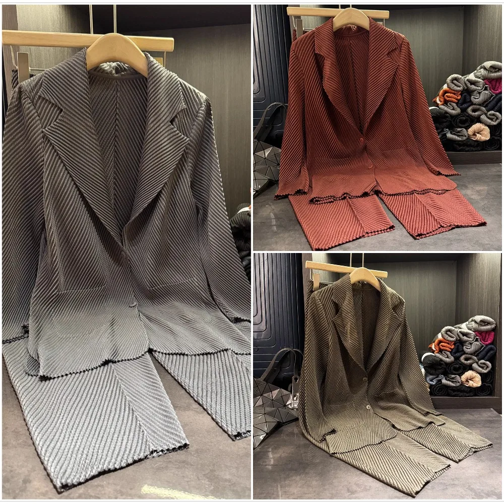 

Miyake Pleated 2025 Autumn and Winter New Niche Suit Set, Fashionable Fish Scale Pleated Temperament Wearing Two-piece Set