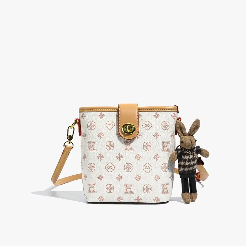 

Stylish Shoulder Bag for Women, Versatile Portable Design with Adjustable Strap and Fashionable Flap