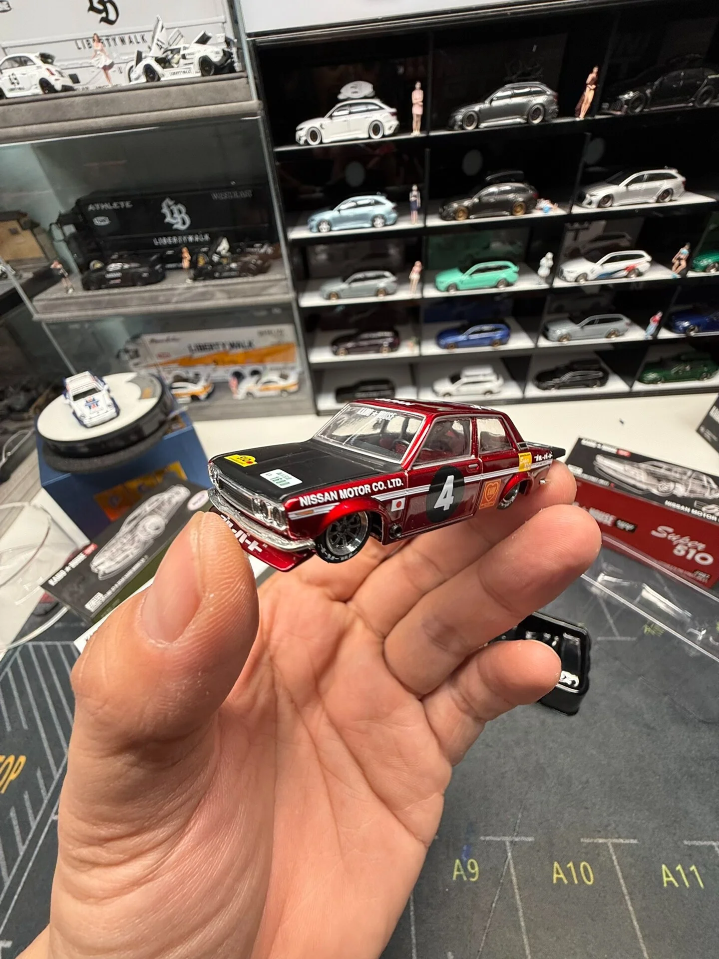 Modelo de Auto de Aleación a Escala 1:64 de Datsun 510 Pro Street de KAIDO HOUSE X MINIGT