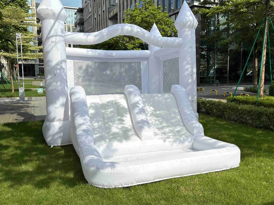 Castillo hinchable blanco, casa para saltar, tobogán para niños, casa hinchable con juguetes al aire libre con bomba de aire sopladora