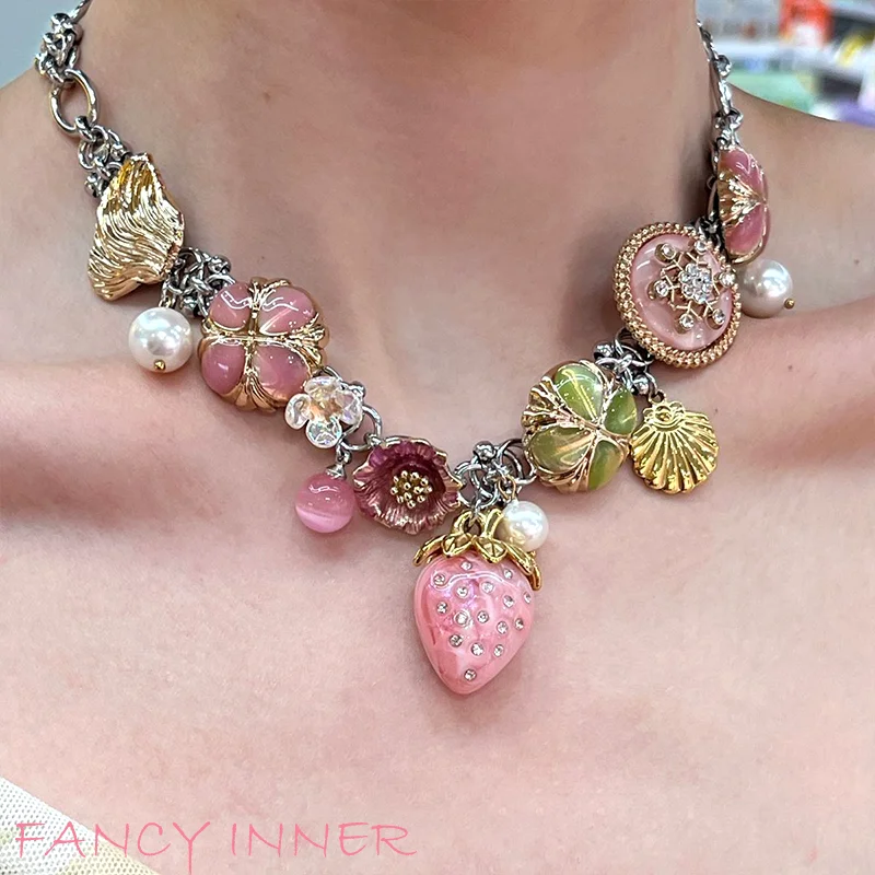 

2025 New Vintage Necklace Strawberry Pendant Pearl Folowers Colorful Retro Y2k Neck Accessaries for Women Girl Jewelry