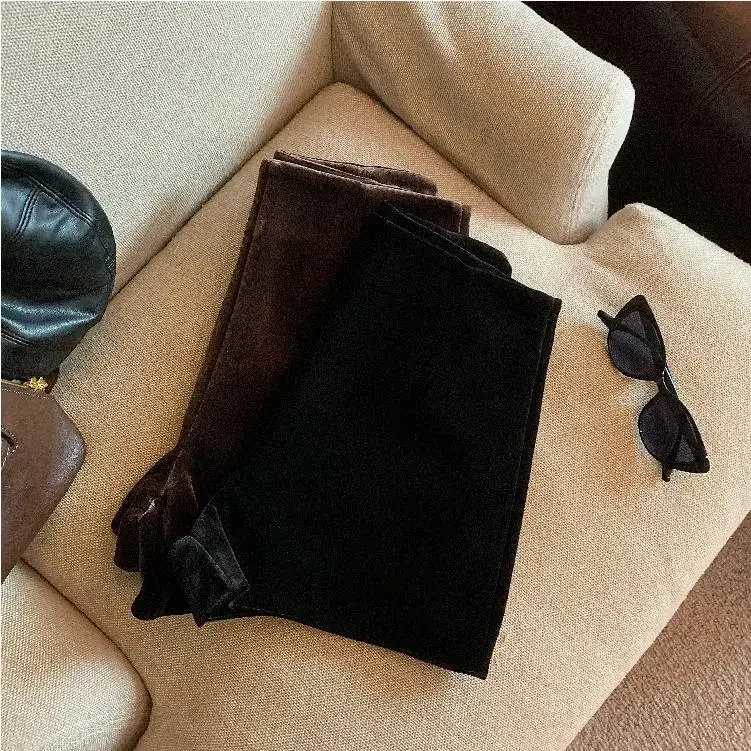 2024 Nieuwe herfst en winter Vintage stijl Geavanceerde high-end modieuze temperatuur Niche Comfortabele fluwelen shorts voor dames