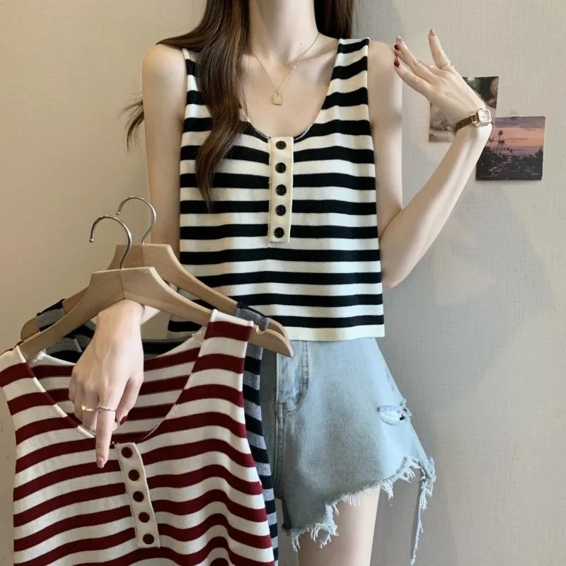 

Retro design v-neck hollow striped suspender vest women's stacked shirt off-the-shoulder top fashion