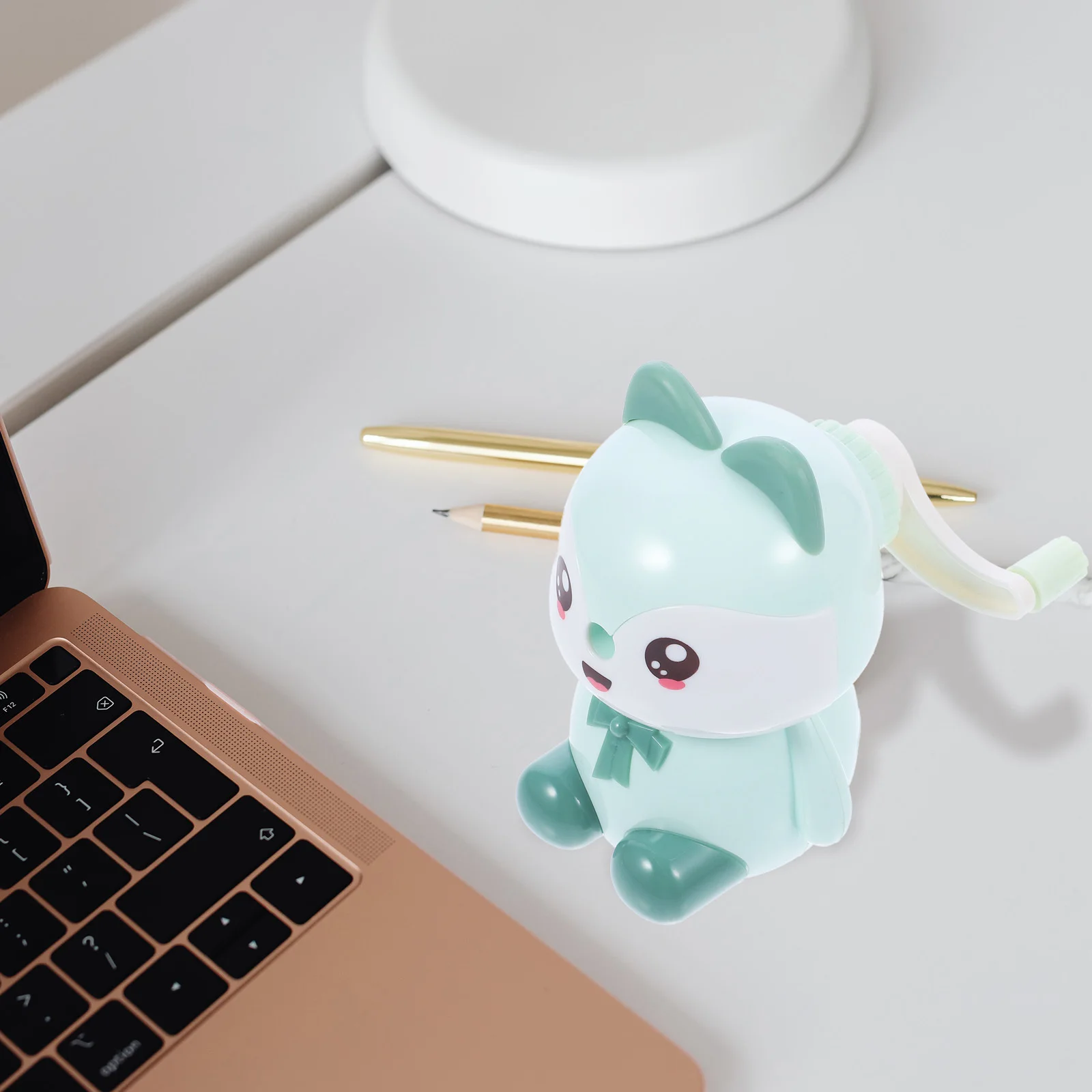 

Manual Cartoon Shaped Pencil Sharpener Portable for Students School Supplies Adorable Design Smooth Core Adjustable Tip