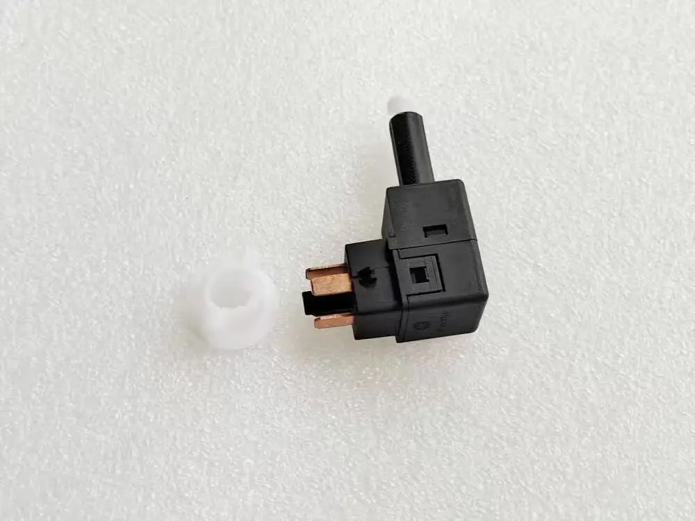 

Auto parts High quality Brake Light Switch for Geely GX7 (GX718), Vision X6, Englon SX7