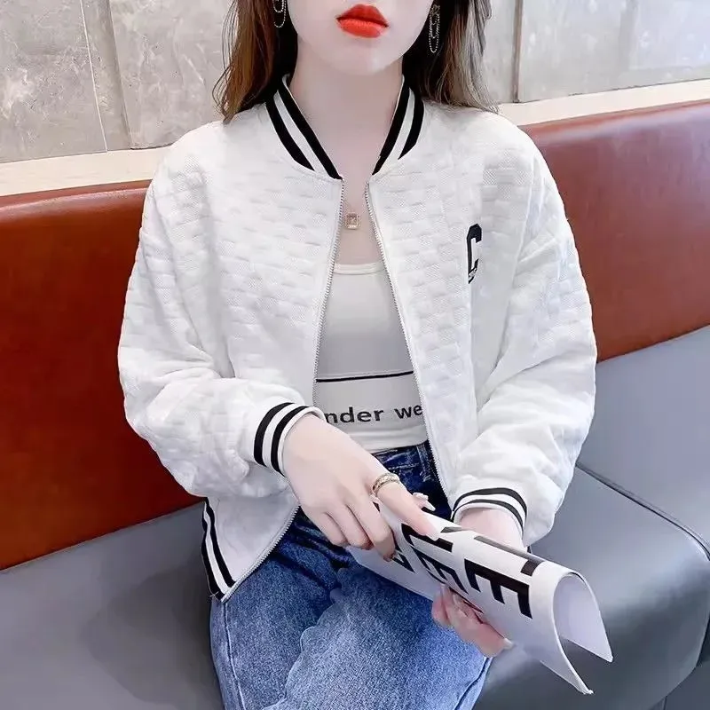 2025 ربيع الخريف المرأة معطف قصير جديد زي بيسبول الإناث سترة التطريز الكورية عادية فضفاضة خفيفة للغاية ملابس خارجية
