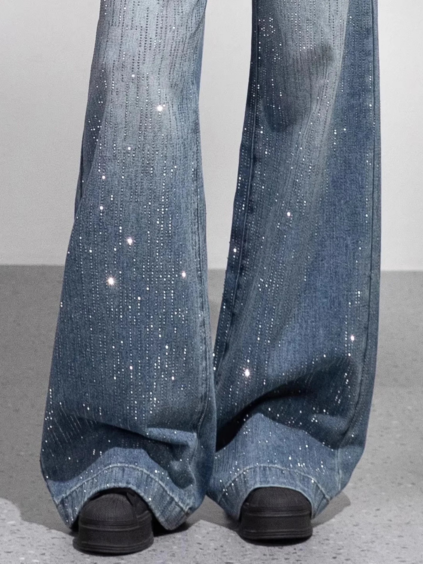 

Shiny Diamond Embellished High Waist Straight Leg Floor Length Wide Leg Jeans for Women Spring 2026 Vintage Style Casual Cotton