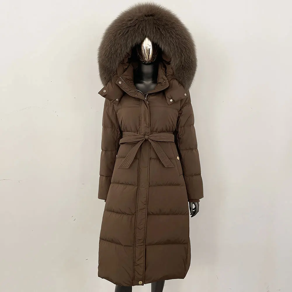 معطف شتوي سميك ودافئ بحزام أبيض أوزة أسفل معطف فضفاض بياقة من فرو الثعلب الحقيقي سترة نسائية بقلنسوة معطف منتفخ موضة جديدة