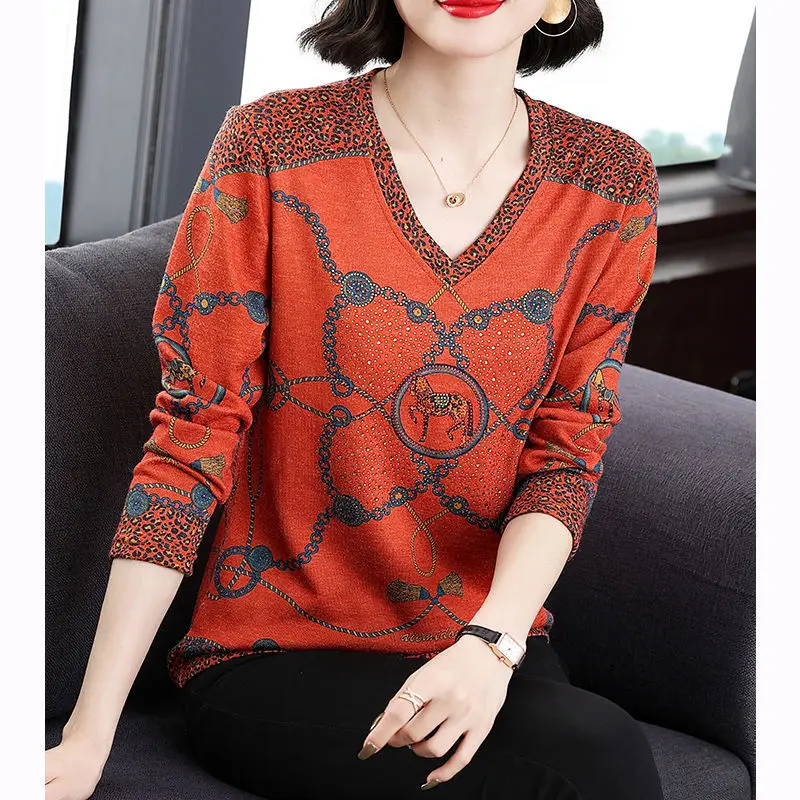 

Mother loaded V-neck t shirt clothing octave age 2023 spring long sleeve T-shirt female wild loose high-end bottoming t shirt