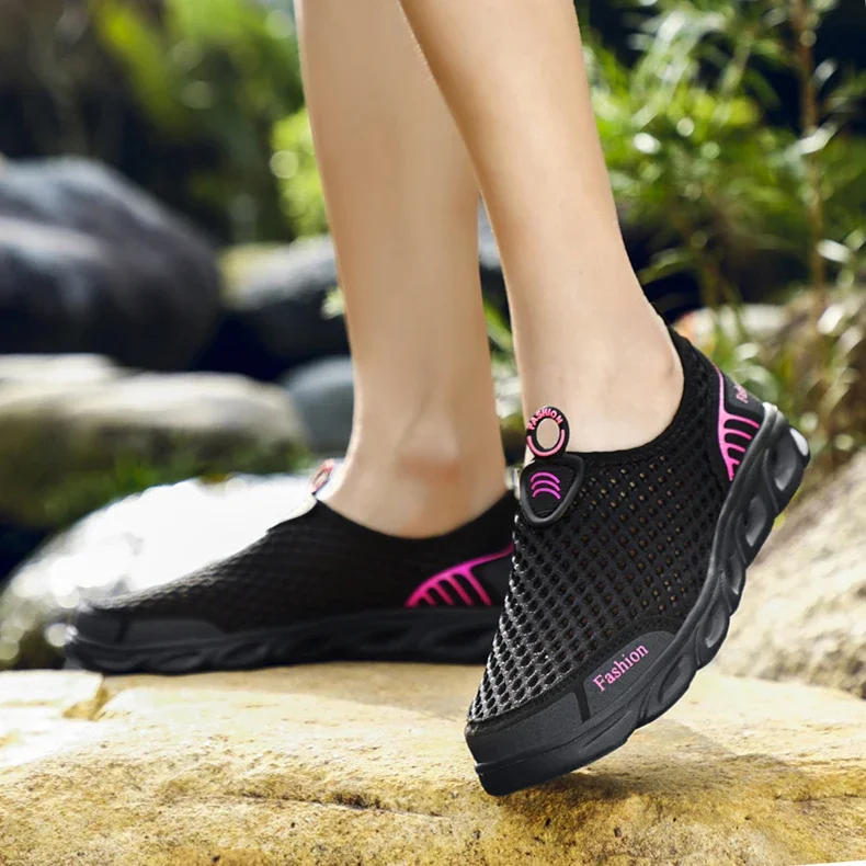 Men Sandals Quick-Drying Hiking Wading Shoes Outdoor Non-Slip Sneakers Breathable Men Aqua Shoes Summer Water Shoes Couple Flats