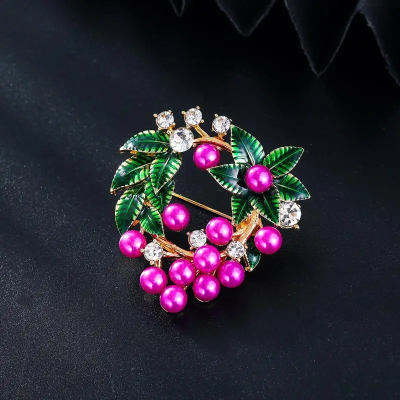 تنوعا الإبداعية الزركون يترك التوت إكليل سبيكة عيد الميلاد بروش الصدر مشبك DIY فستان البدلة وشاح الديكور هدية