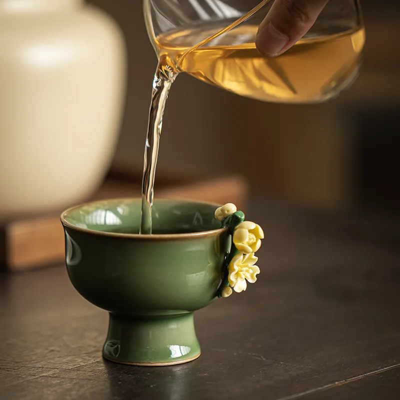 Handmade Retro Tall Foot Master Tea Cup Ceramic Pinched Flower Small Tea Bowl Kung Fu Tea Set Personal Gift Box
