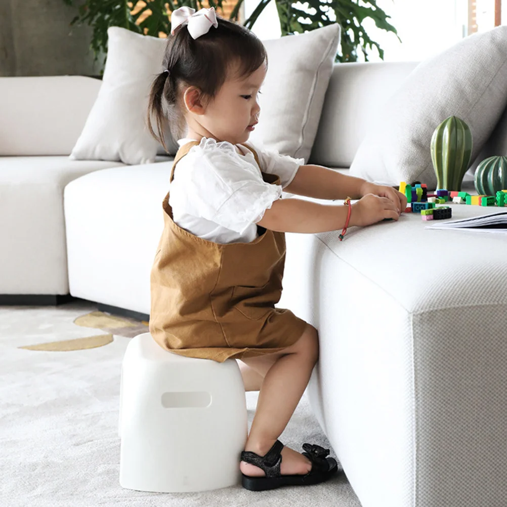 1 個の滑り止めスツール北欧スタイルのシンプルなプラスチックスツール軽量家庭用幼稚園フットスツール積み重ね可能