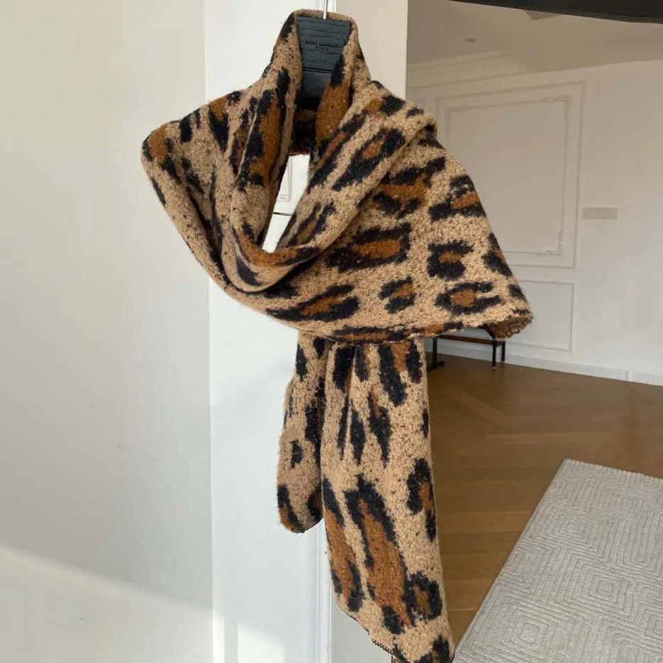 Novelty Irregular Leopard Wool Blends Scarf Thick Soft Fluffy Fashion Winter Neckerchief Long Shawl Women Wraps Bandelet