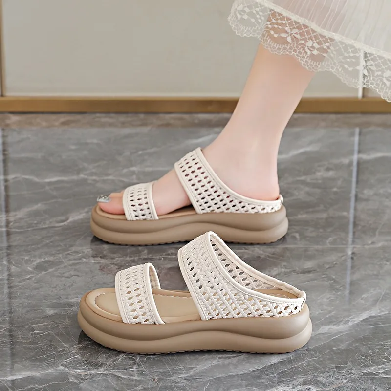 Sandalias de verano huecas de una tira para mujer, pantuflas abiertas para tallas pequeñas y grandes, diseño apto para pies anchos y con callosidades