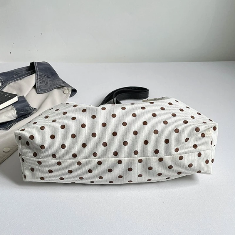 Canvas-Umhängetasche mit Polka-Dot-Print, Damen-Shopper mit großer Kapazität, koreanische Nischen-Handtasche mit vielseitiger Magnetschnalle – Detail 8
