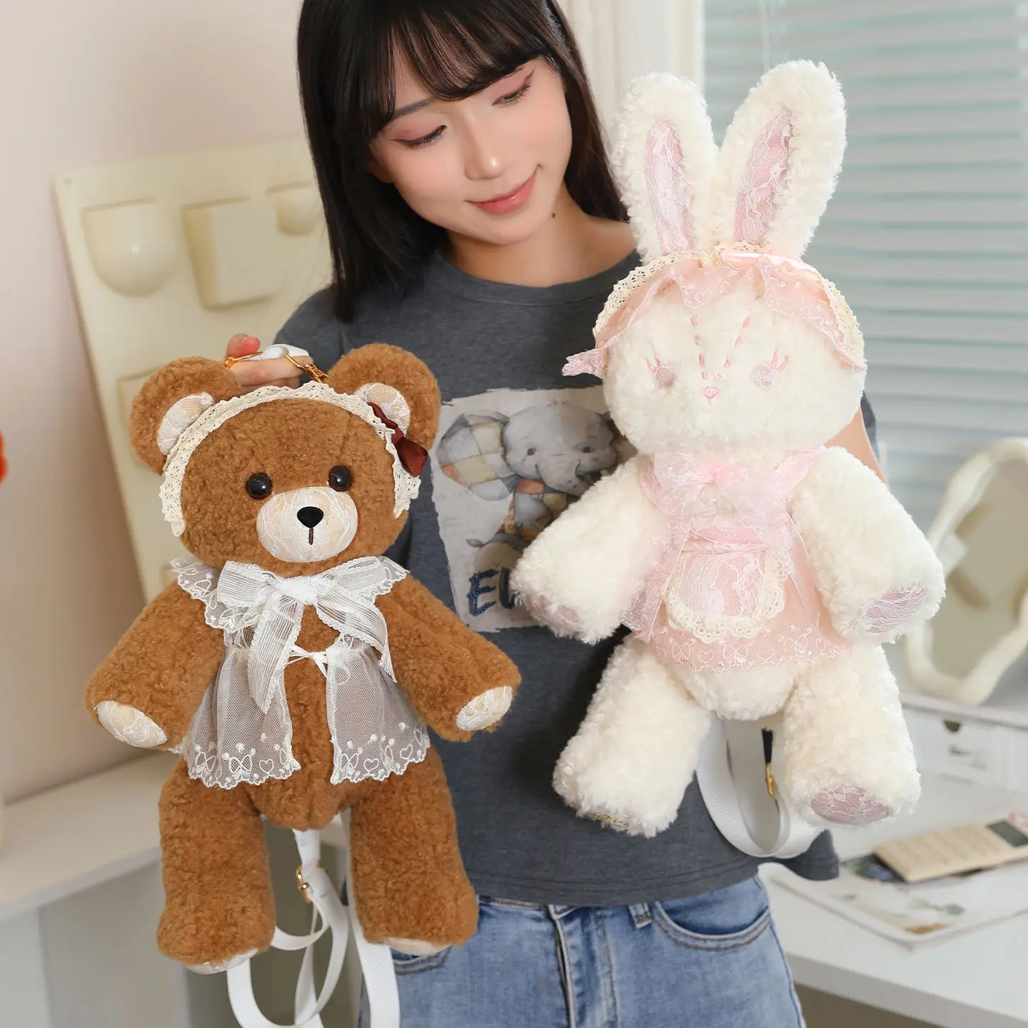 กระเป๋าเป้กระต่ายโลลิต้าน่ารัก กระเป๋าเป้หมีน่ารัก ตุ๊กตาสัตว์ กระเป๋าขนนุ่ม ข้อต่อขยับได้ ของขวัญวันเกิด/คริสต์มาสสำหรับเด็ก