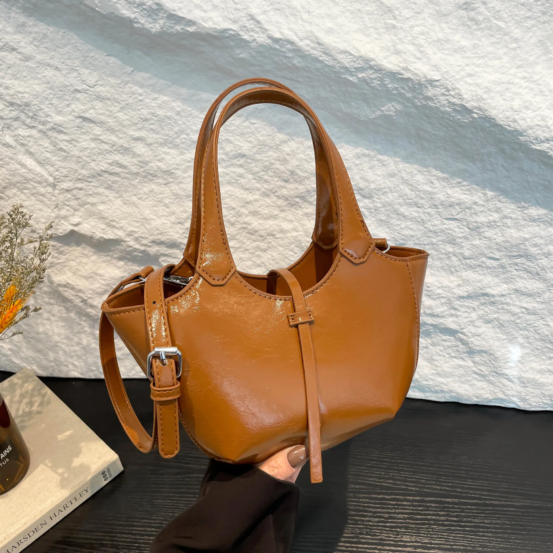 

New 2025 Western Baddie Shoulder Bag for Women Minimalist Shoulder Handheld Purse Fashionable Handbag Gift
