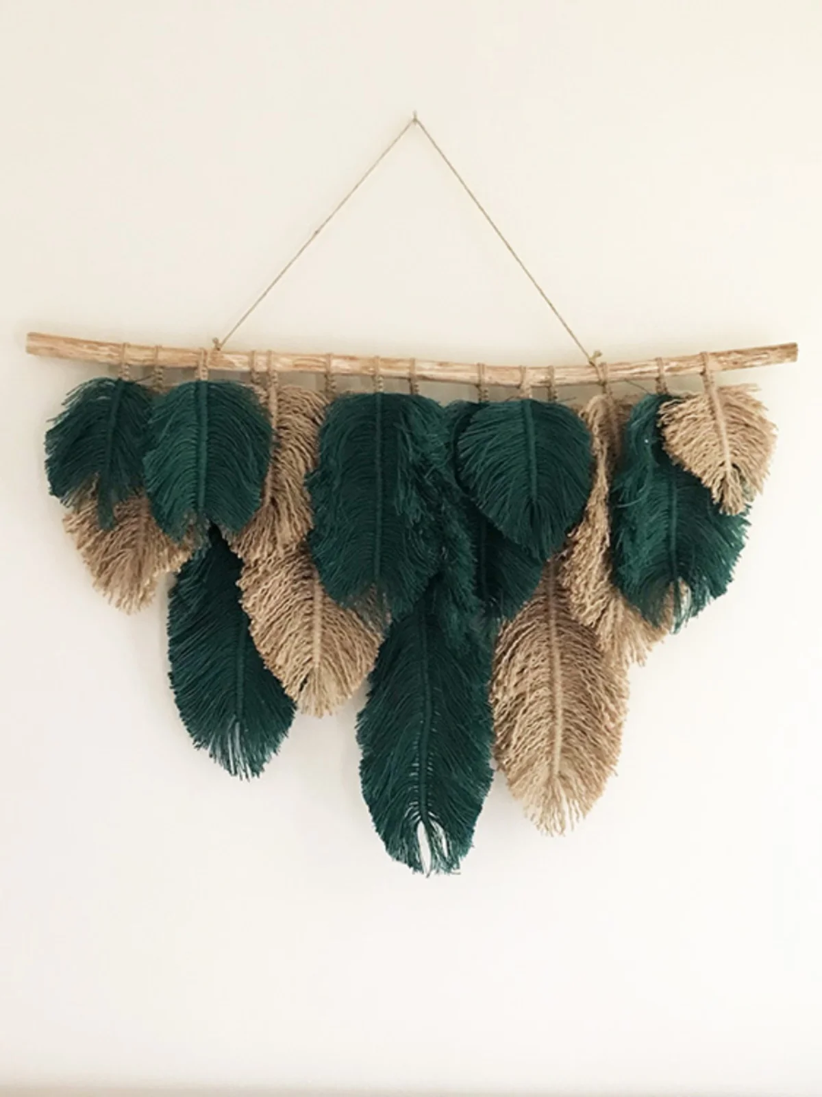 

Nordic INS Handwoven Feather Wall Hanging Tapestry Decorative Accories for Model Room Rural Homestay Decorations