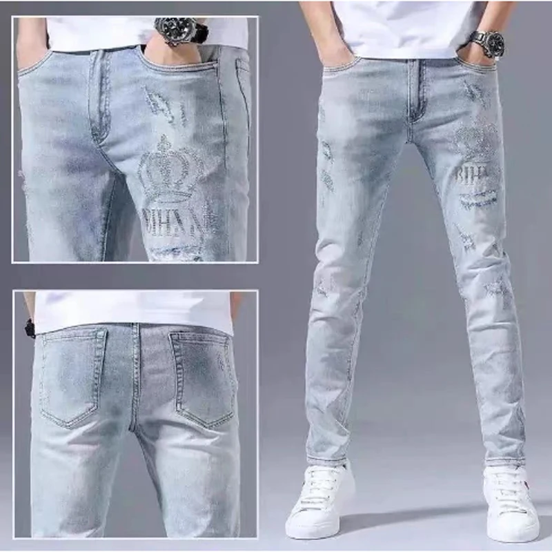 New Straight Man Pants Summer Stick Rhinestone Boyfriend Slim Men Jeans Streetwear Zips Light Blue Casual Long Denim Trousers