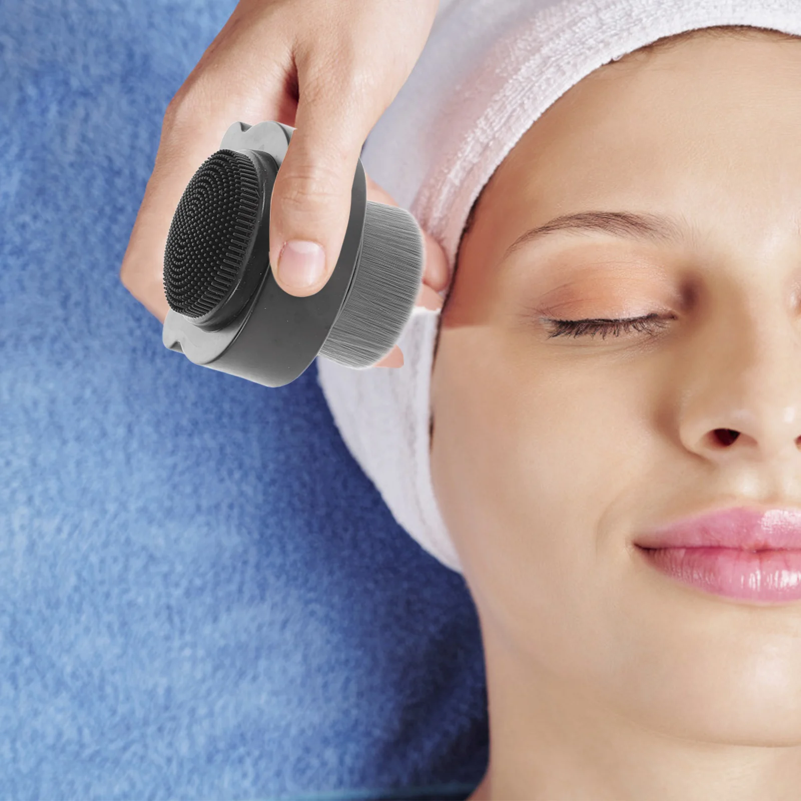 

Dual Sided Soft Silicone Facial Brush Black Cover Gentle Face Scrubber Exfoliator Facial Cleansing Tool Face Exfoliating Brush