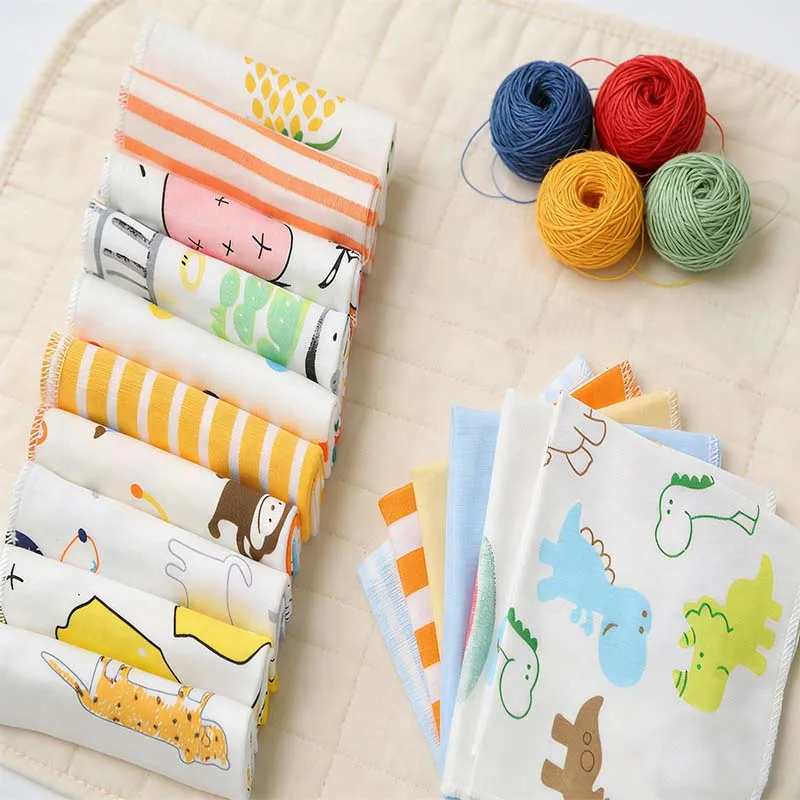 Random 16pcs/pack cotton newborn towel 21 * 21CM bath towel care towel bib feeding square handkerchief Child Accessories