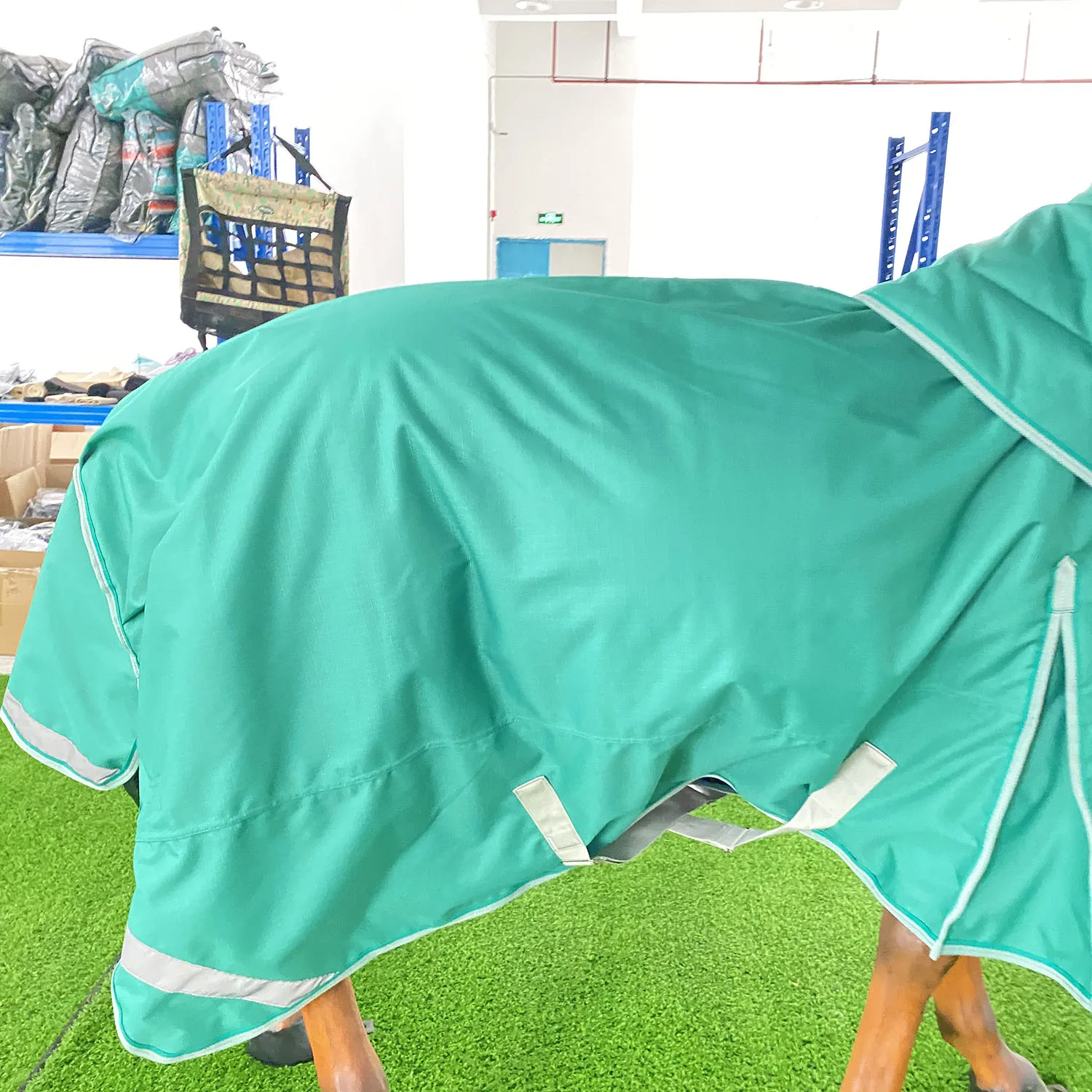 Outdoor Sport Equestrian Equipment Ripstop Warm Horse Blanket Waterproof Travel Breathable Horse Rug With Neck Cover